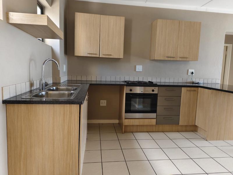 2 Bedroom Property for Sale in The Paddocks Gauteng