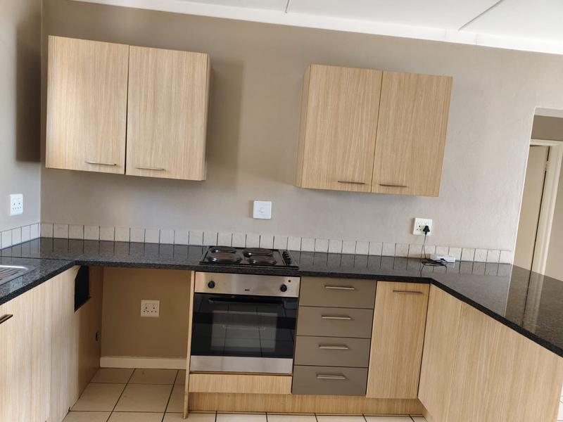 2 Bedroom Property for Sale in The Paddocks Gauteng