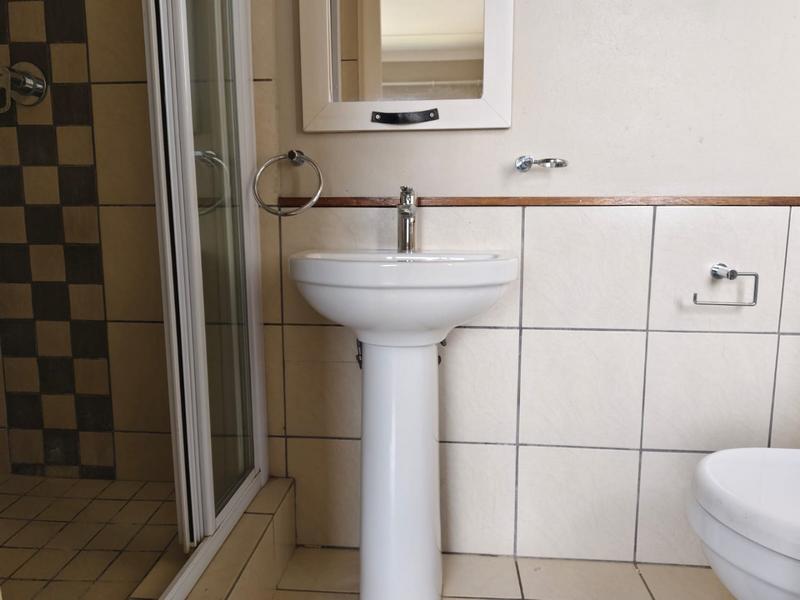 2 Bedroom Property for Sale in The Paddocks Gauteng