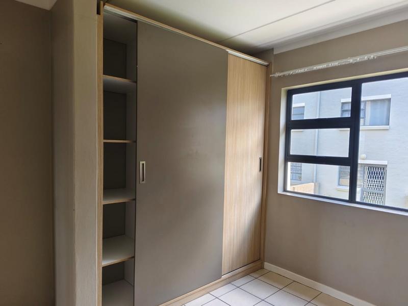 2 Bedroom Property for Sale in The Paddocks Gauteng