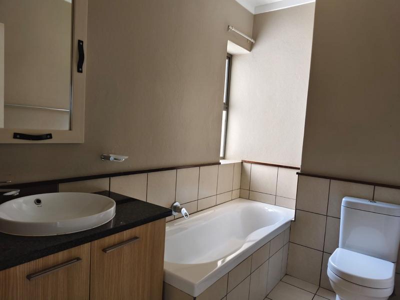 2 Bedroom Property for Sale in The Paddocks Gauteng
