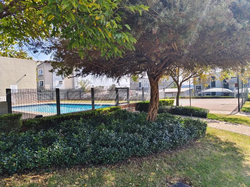 2 Bedroom Property for Sale in The Paddocks Gauteng