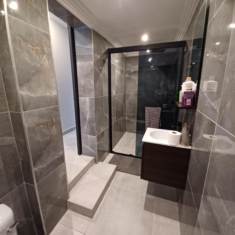 To Let 1 Bedroom Property for Rent in Houghton Estate Gauteng