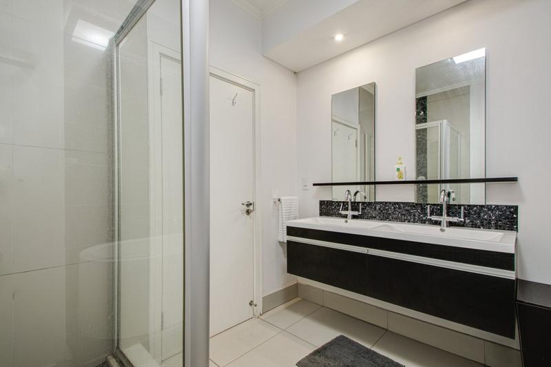 To Let 2 Bedroom Property for Rent in Morningside Gauteng