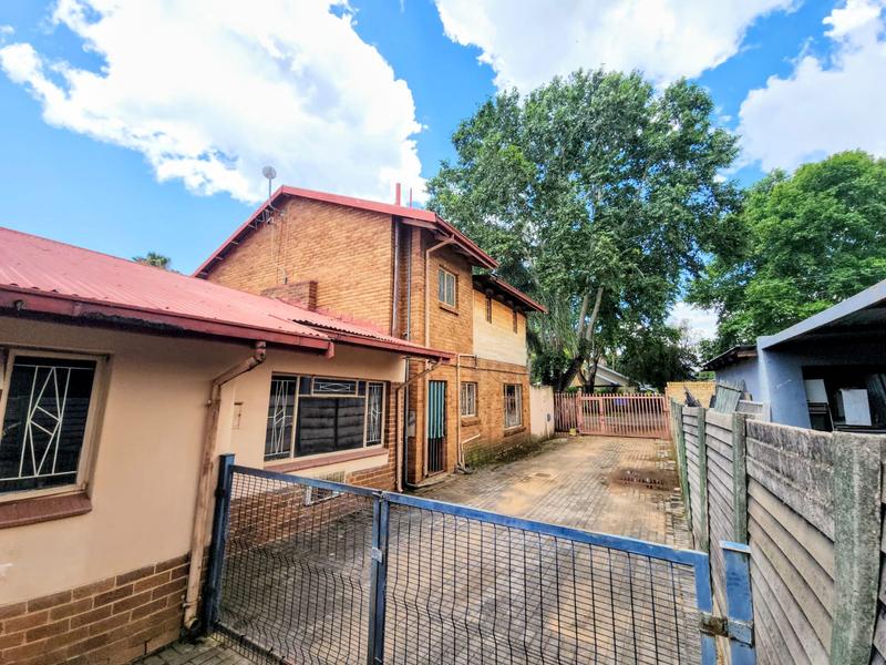 7 Bedroom Property for Sale in Rietfontein Gauteng