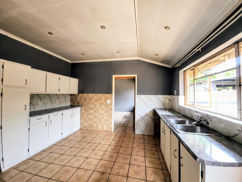 7 Bedroom Property for Sale in Rietfontein Gauteng