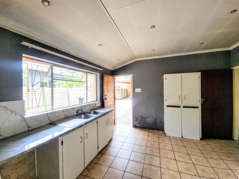 7 Bedroom Property for Sale in Rietfontein Gauteng