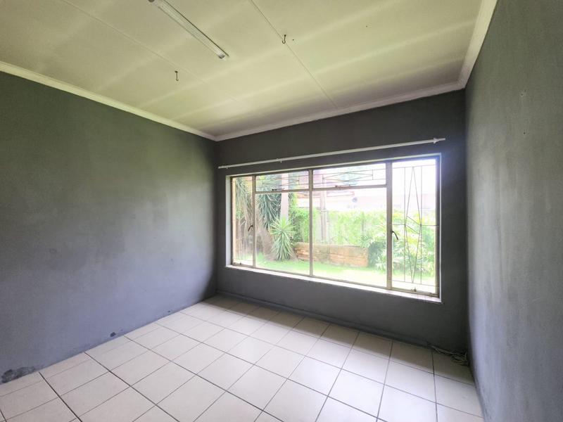 7 Bedroom Property for Sale in Rietfontein Gauteng