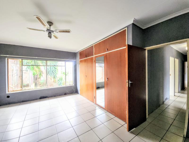 7 Bedroom Property for Sale in Rietfontein Gauteng