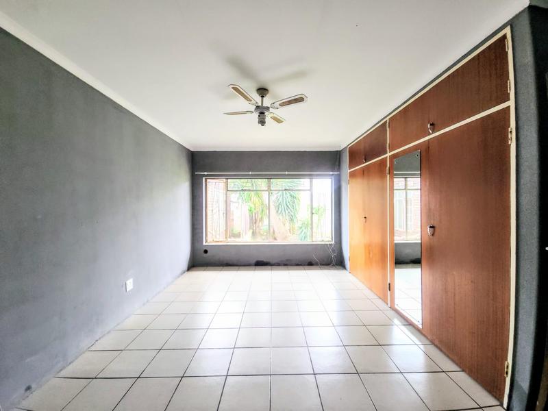 7 Bedroom Property for Sale in Rietfontein Gauteng