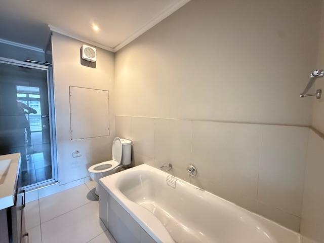 To Let 2 Bedroom Property for Rent in Sandhurst Gauteng