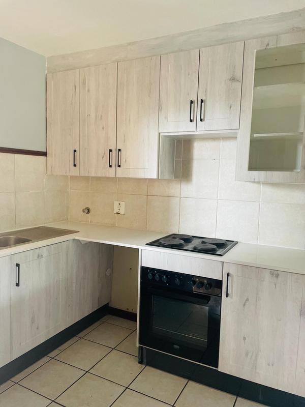 2 Bedroom Property for Sale in Die Hoewes Gauteng