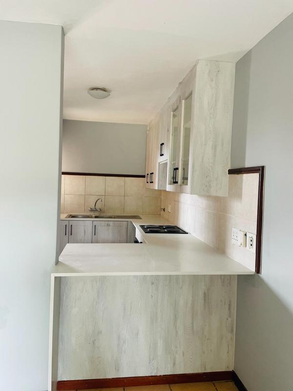 2 Bedroom Property for Sale in Die Hoewes Gauteng