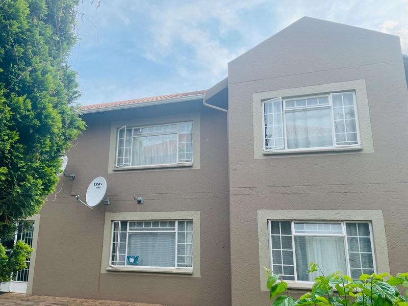 3 Bedroom Property for Sale in Die Hoewes Gauteng