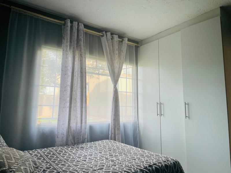 3 Bedroom Property for Sale in Die Hoewes Gauteng