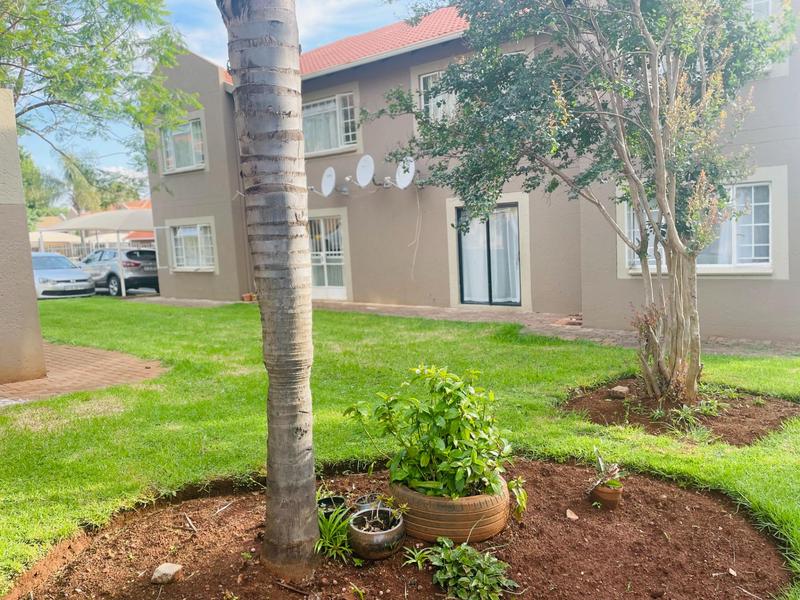3 Bedroom Property for Sale in Die Hoewes Gauteng