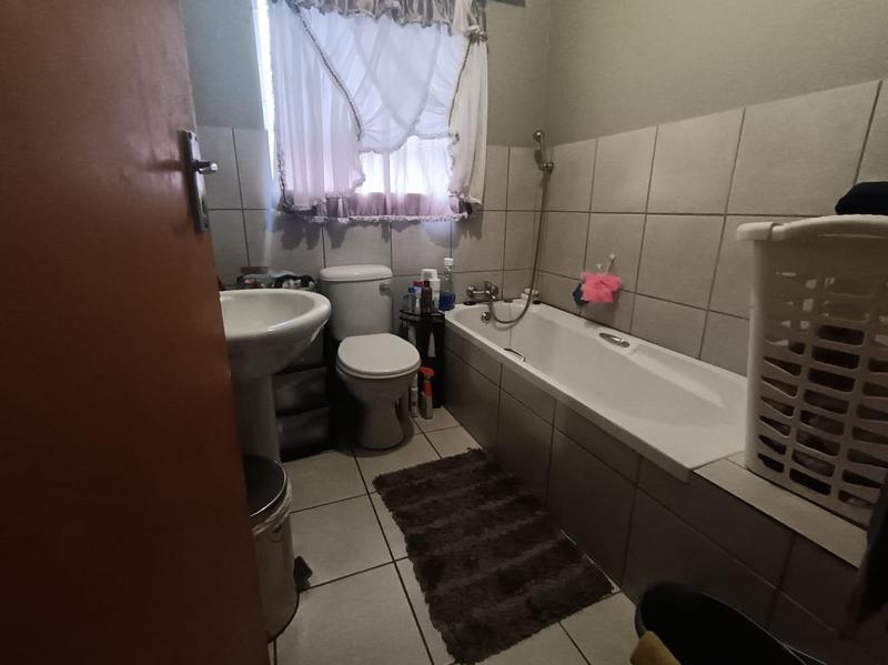 To Let 2 Bedroom Property for Rent in Casseldale Gauteng