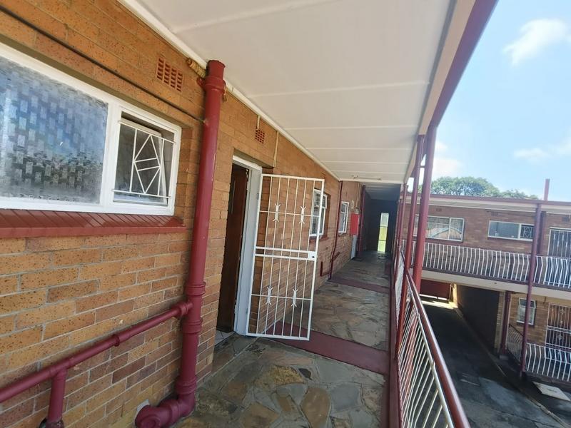 1 Bedroom Property for Sale in Strubenvale Gauteng