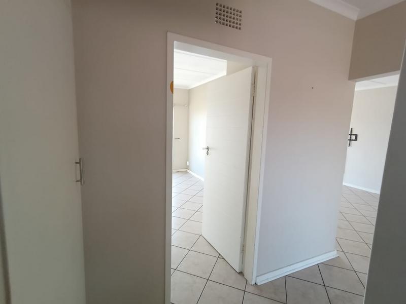 1 Bedroom Property for Sale in Strubenvale Gauteng