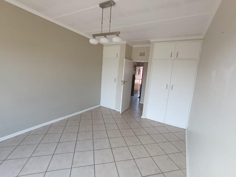 1 Bedroom Property for Sale in Strubenvale Gauteng