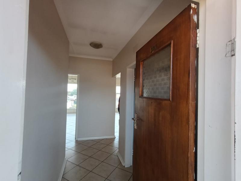 1 Bedroom Property for Sale in Strubenvale Gauteng