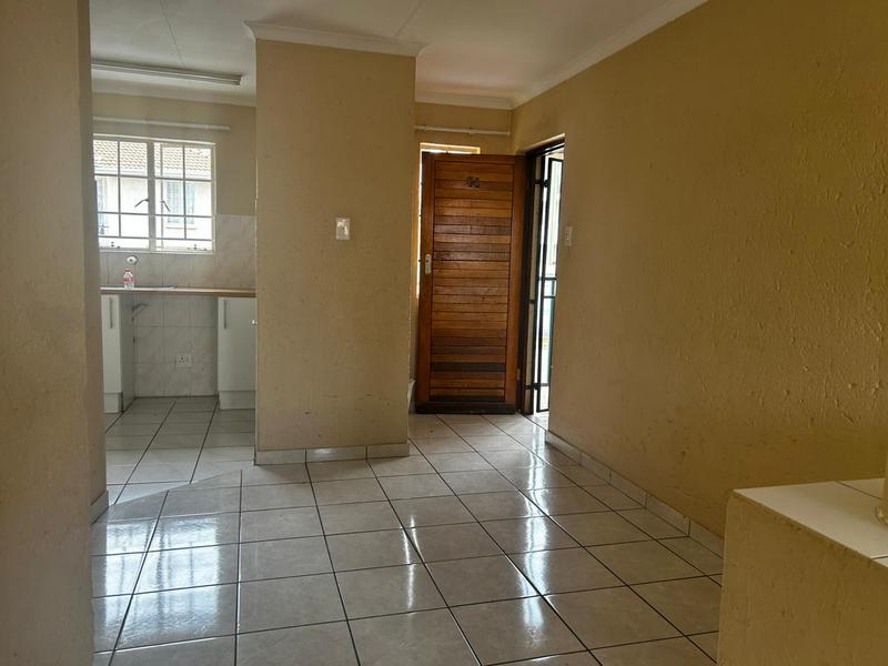 To Let 2 Bedroom Property for Rent in Vorna Valley Gauteng