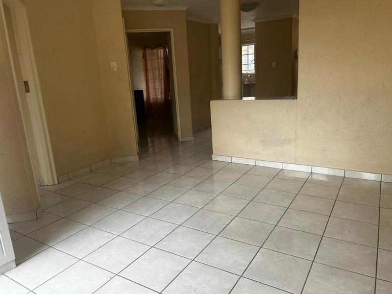 To Let 2 Bedroom Property for Rent in Vorna Valley Gauteng
