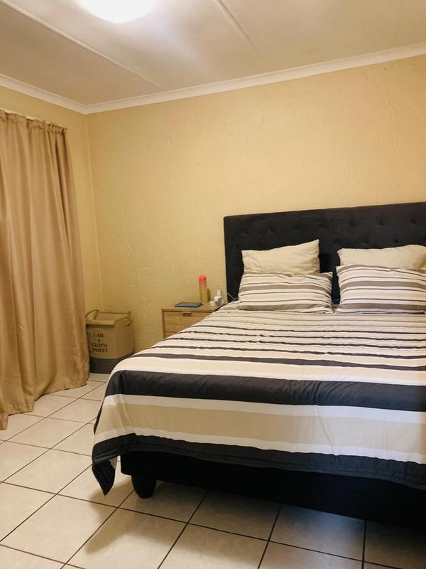 To Let 2 Bedroom Property for Rent in Vorna Valley Gauteng