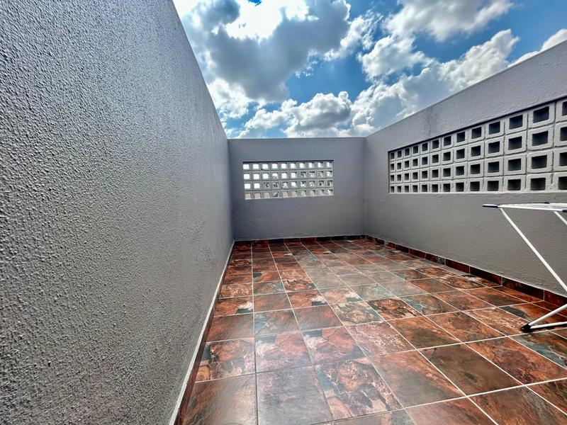 To Let 2 Bedroom Property for Rent in Morningside Gauteng