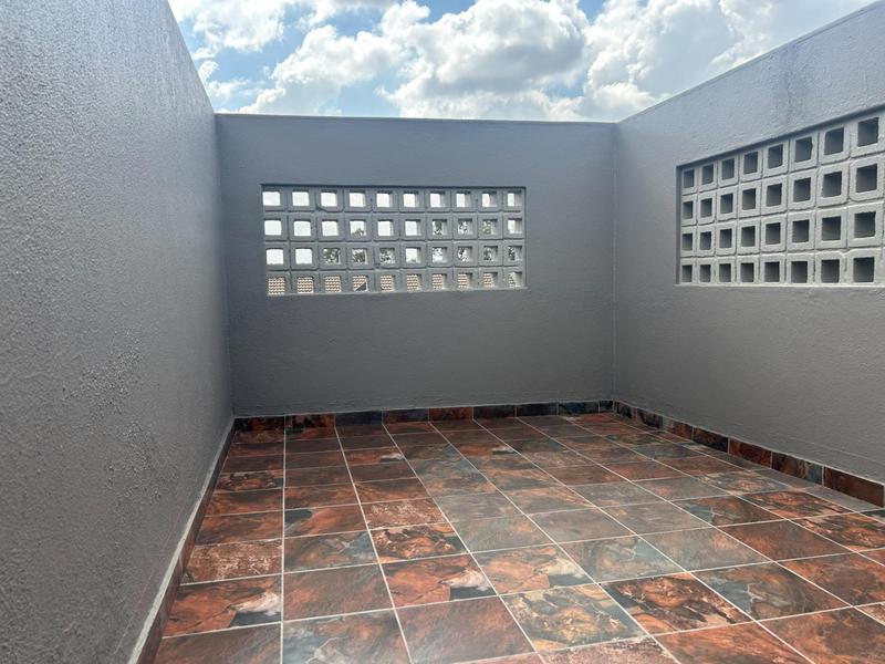 To Let 2 Bedroom Property for Rent in Morningside Gauteng