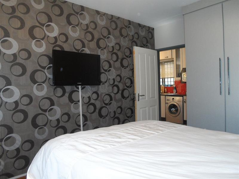 To Let 1 Bedroom Property for Rent in Sandown Gauteng