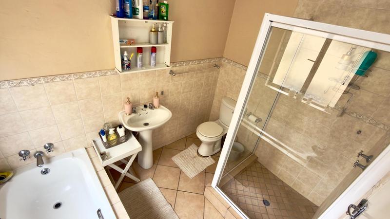 3 Bedroom Property for Sale in Halfway Gardens Gauteng