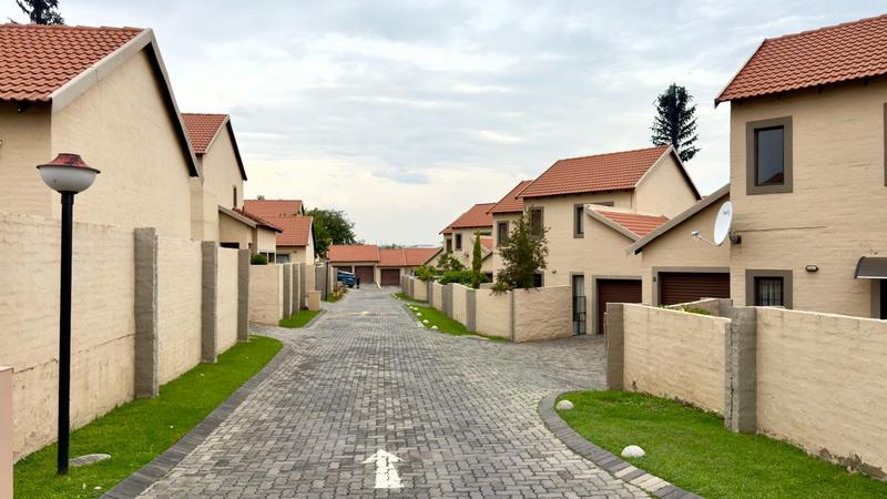3 Bedroom Property for Sale in Halfway Gardens Gauteng