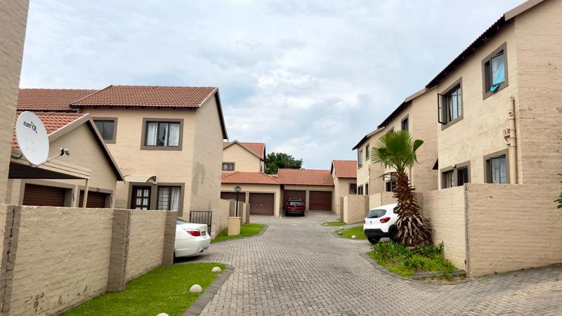 3 Bedroom Property for Sale in Halfway Gardens Gauteng