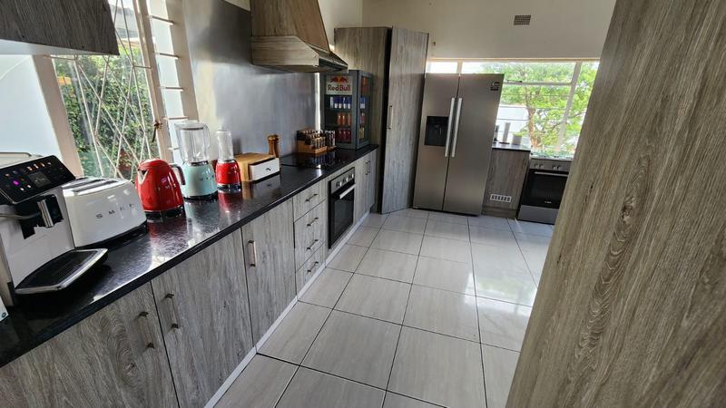 4 Bedroom Property for Sale in Discovery Gauteng