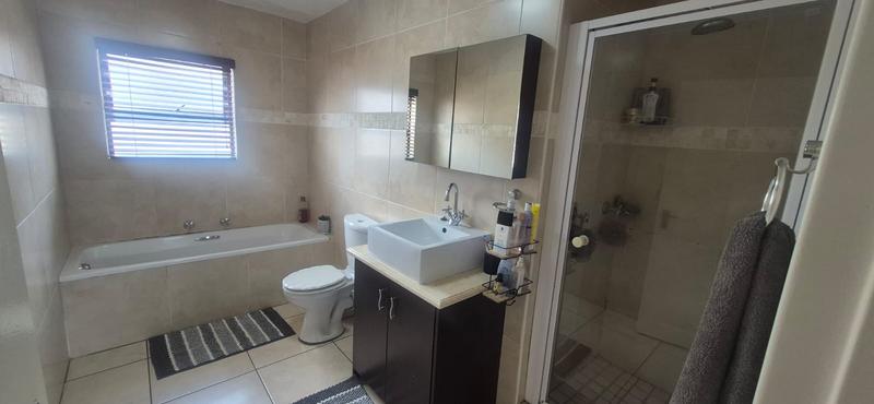 3 Bedroom Property for Sale in Noordheuwel Gauteng