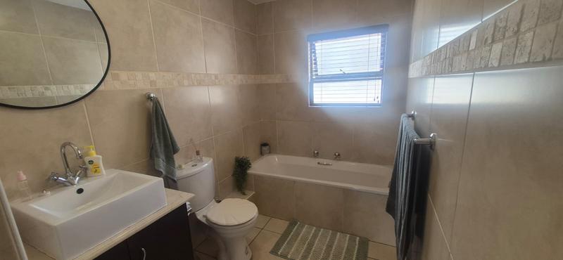 3 Bedroom Property for Sale in Noordheuwel Gauteng