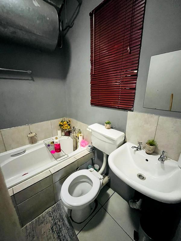 2 Bedroom Property for Sale in Fleurhof Gauteng
