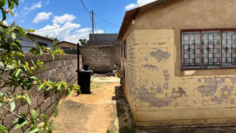 0 Bedroom Property for Sale in Tshepisong Gauteng