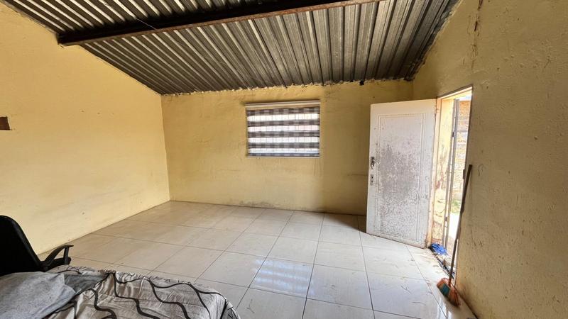 0 Bedroom Property for Sale in Tshepisong Gauteng