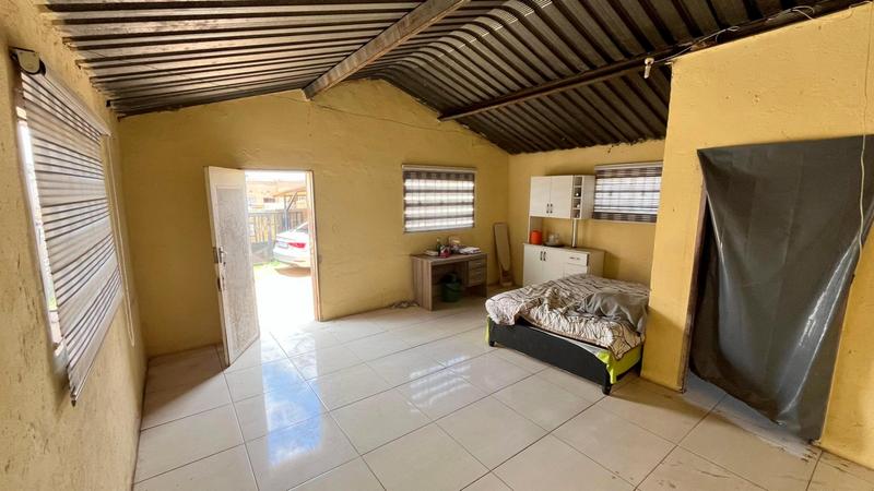 0 Bedroom Property for Sale in Tshepisong Gauteng