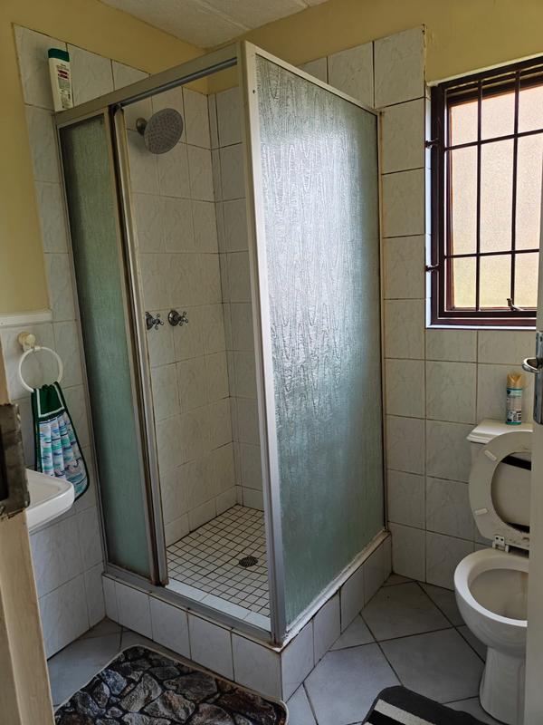 2 Bedroom Property for Sale in Robindale Gauteng
