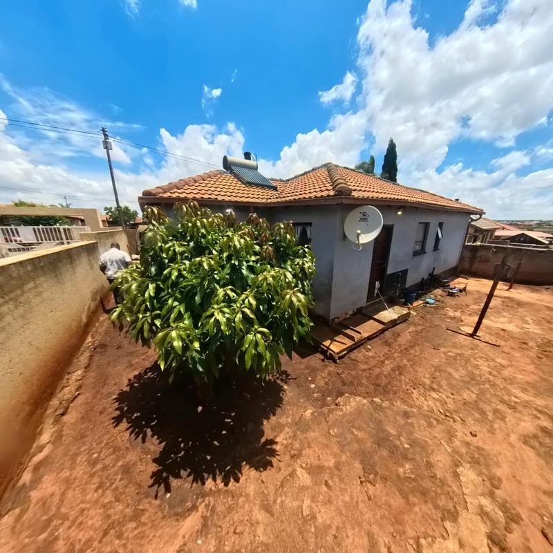 3 Bedroom Property for Sale in Clayville Gauteng