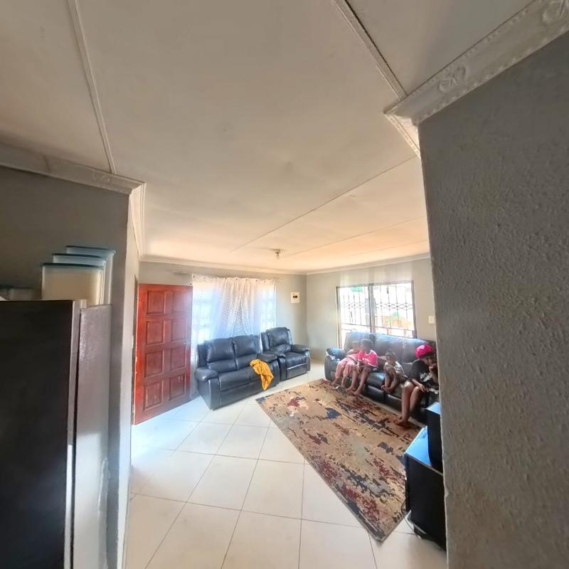 3 Bedroom Property for Sale in Clayville Gauteng