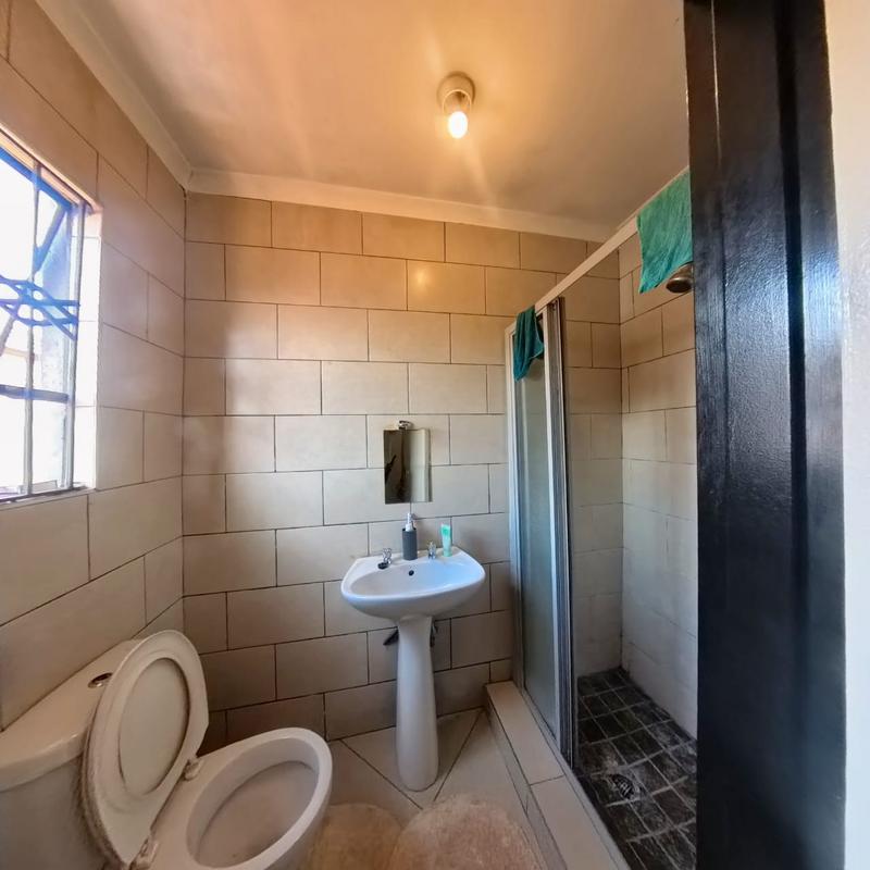 3 Bedroom Property for Sale in Clayville Gauteng