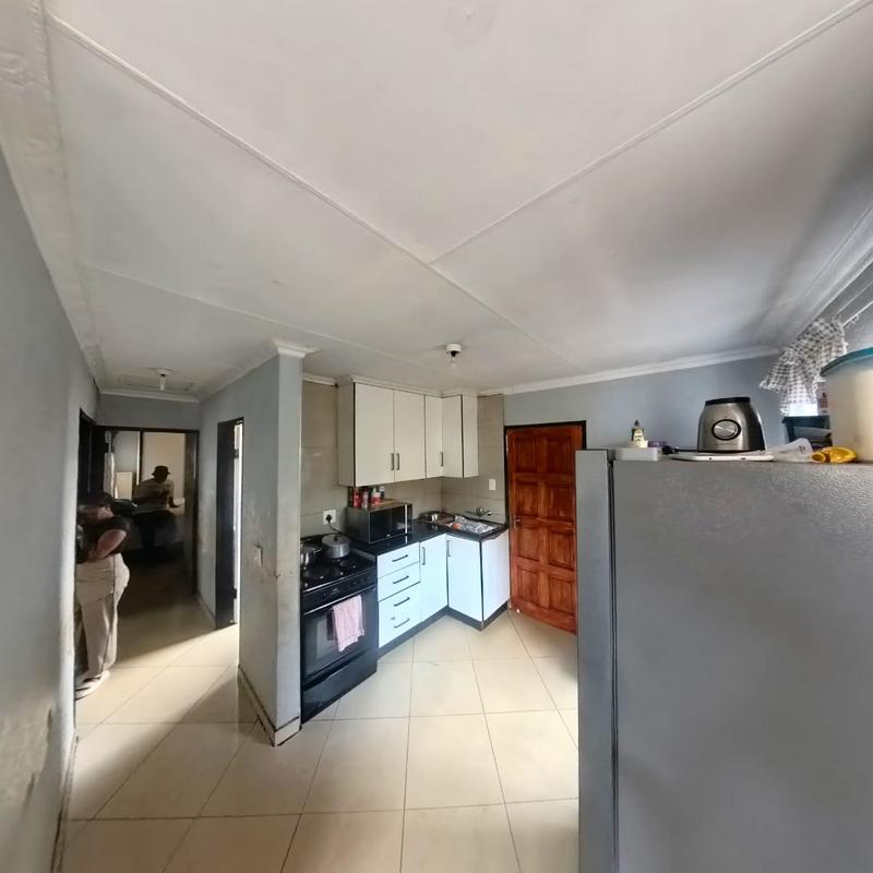 3 Bedroom Property for Sale in Clayville Gauteng