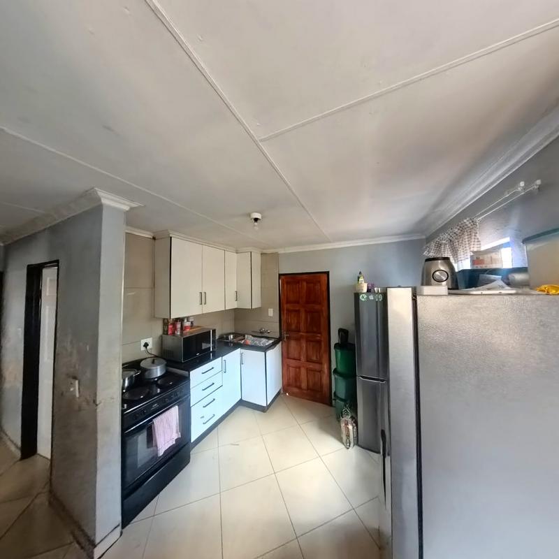 3 Bedroom Property for Sale in Clayville Gauteng