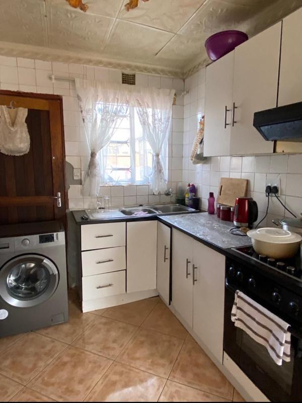 6 Bedroom Property for Sale in Tembisa Central Gauteng