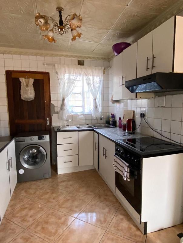 6 Bedroom Property for Sale in Tembisa Central Gauteng