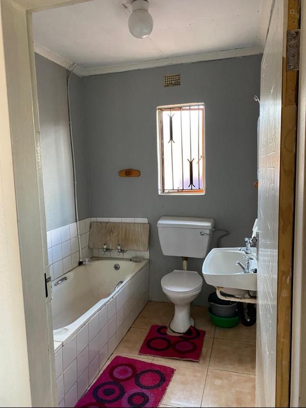 6 Bedroom Property for Sale in Tembisa Central Gauteng